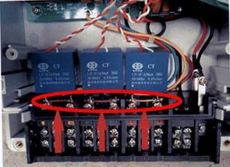 用电不想付电费,私改电表窃电减开支